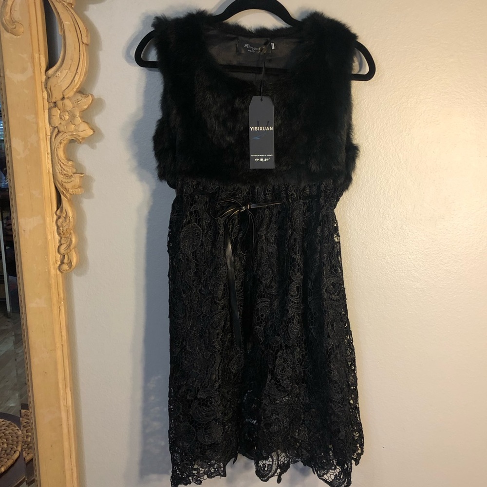 NWT Hongshen Fashion Wear Faux Fur Top Lace Dress!